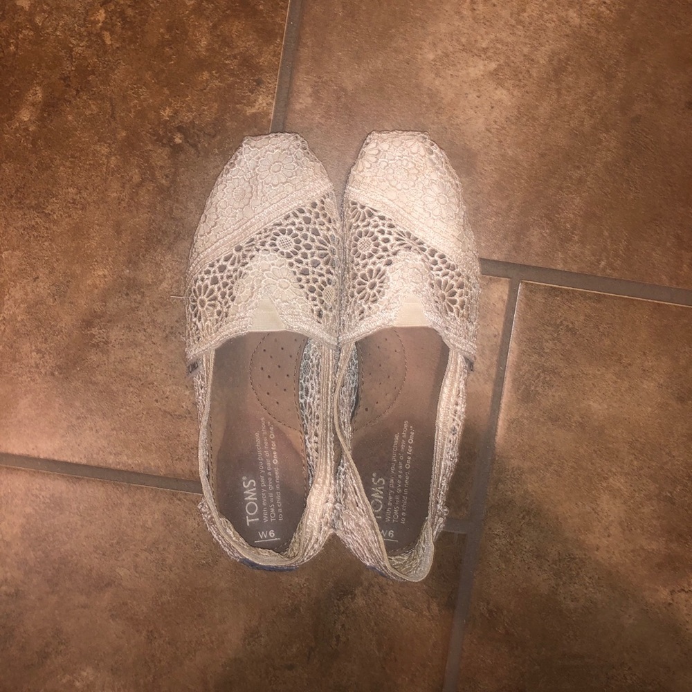 Toms